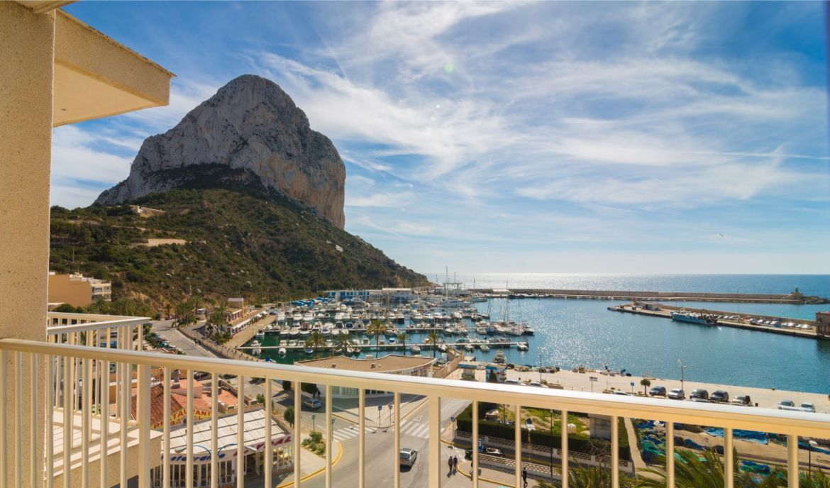 Habitación Doble Superior con Vistas Frontales al Mar y Terraza