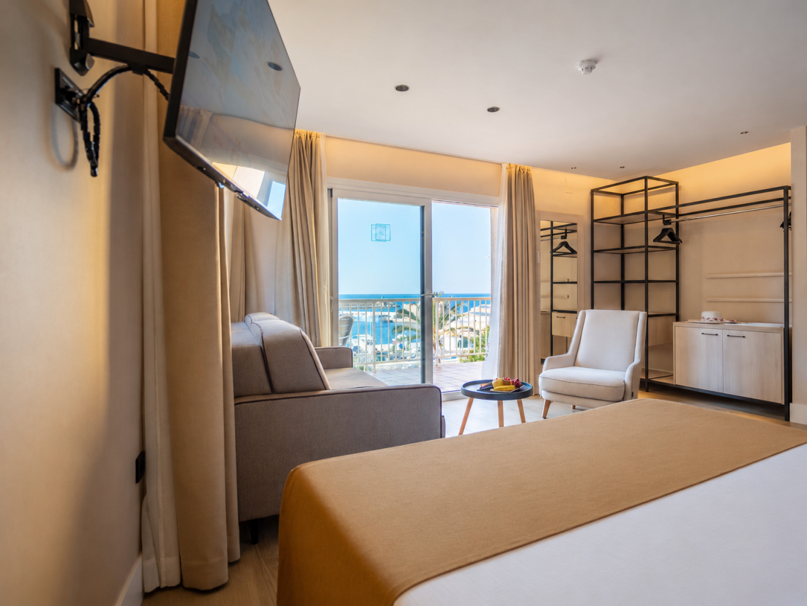 Habitación Doble Premium con Vistas Frontales al Mar y Terraza