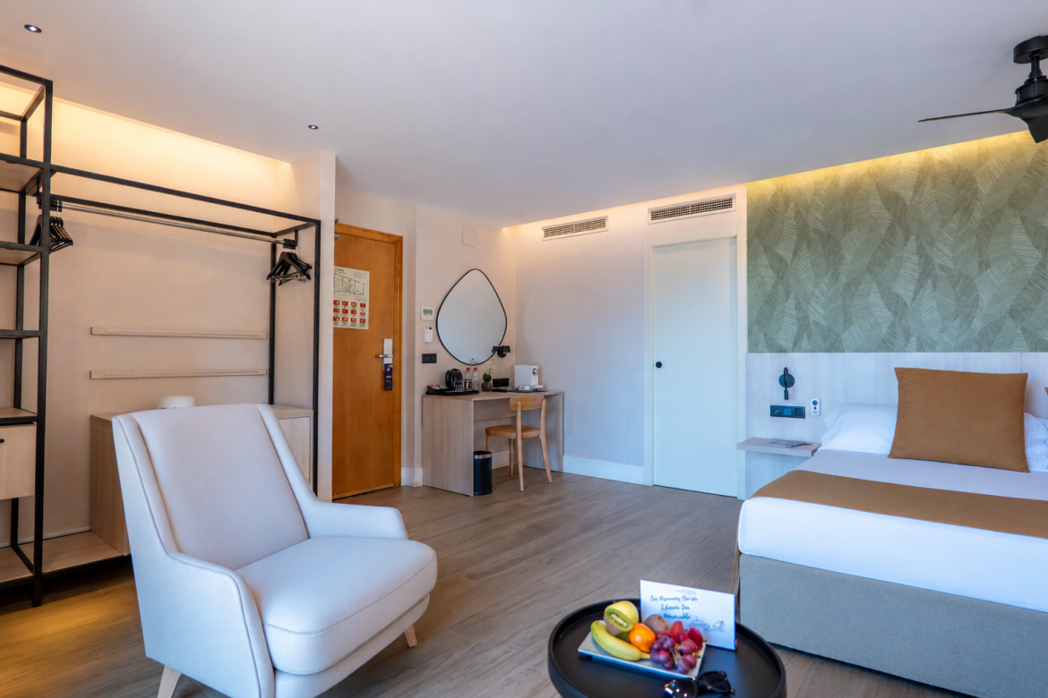 Habitación Doble Premium con Vistas Frontales al Mar y Terraza